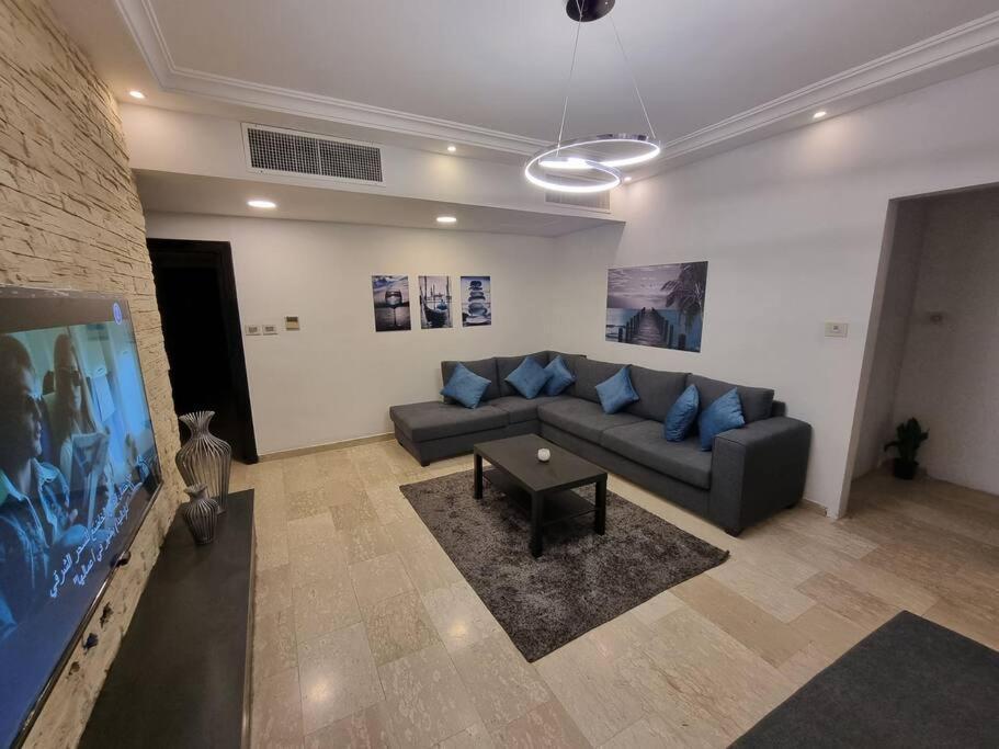 Deir Ghbar 3 Rooms Apart Amman Bagian luar foto