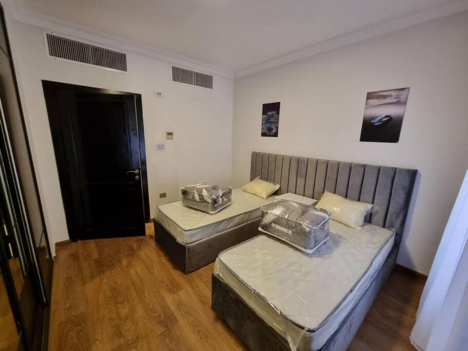 Deir Ghbar 3 Rooms Apart Amman Bagian luar foto
