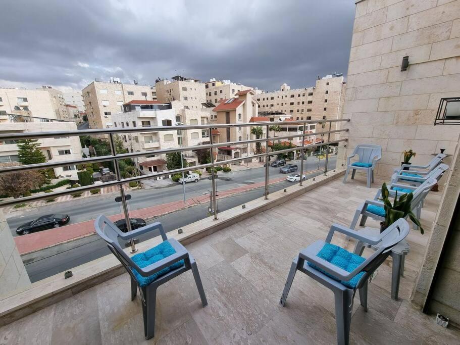 Deir Ghbar 3 Rooms Apart Amman Bagian luar foto
