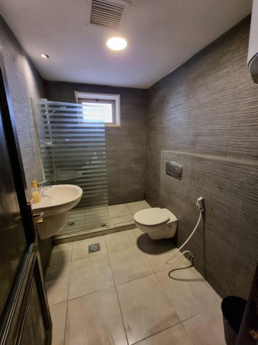 Deir Ghbar 3 Rooms Apart Amman Bagian luar foto